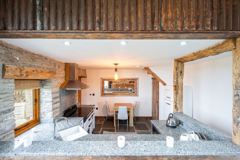 Kitchen- click for photo gallery